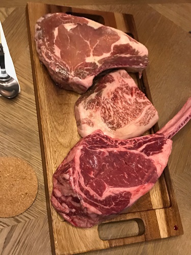 焼く前のお肉三種類